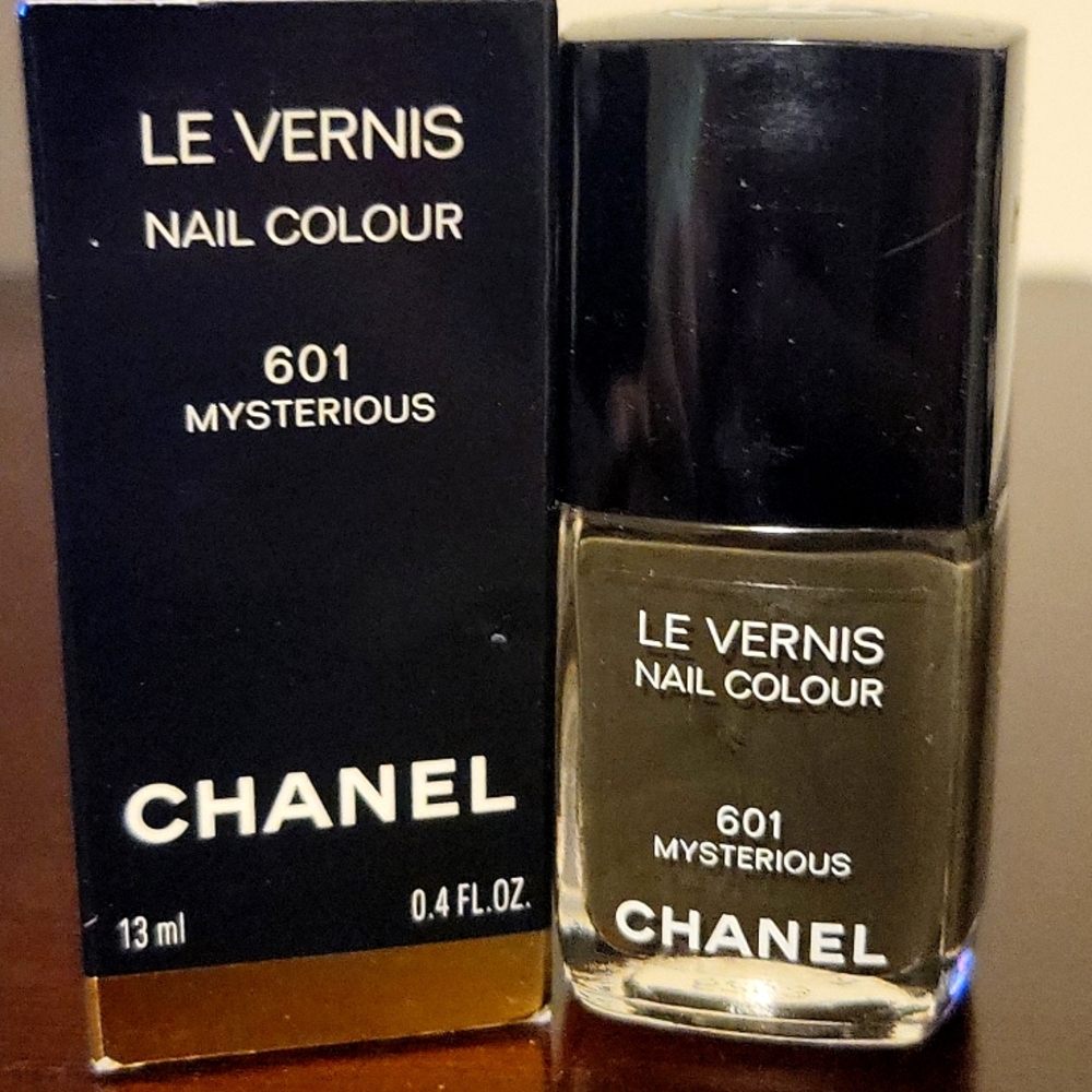 Chanel polish